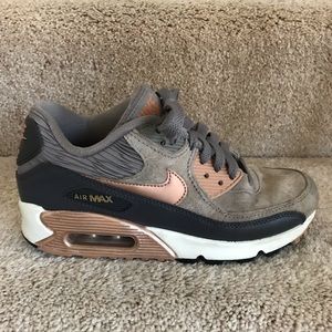 WOMEN’S NIKE AIR MAX